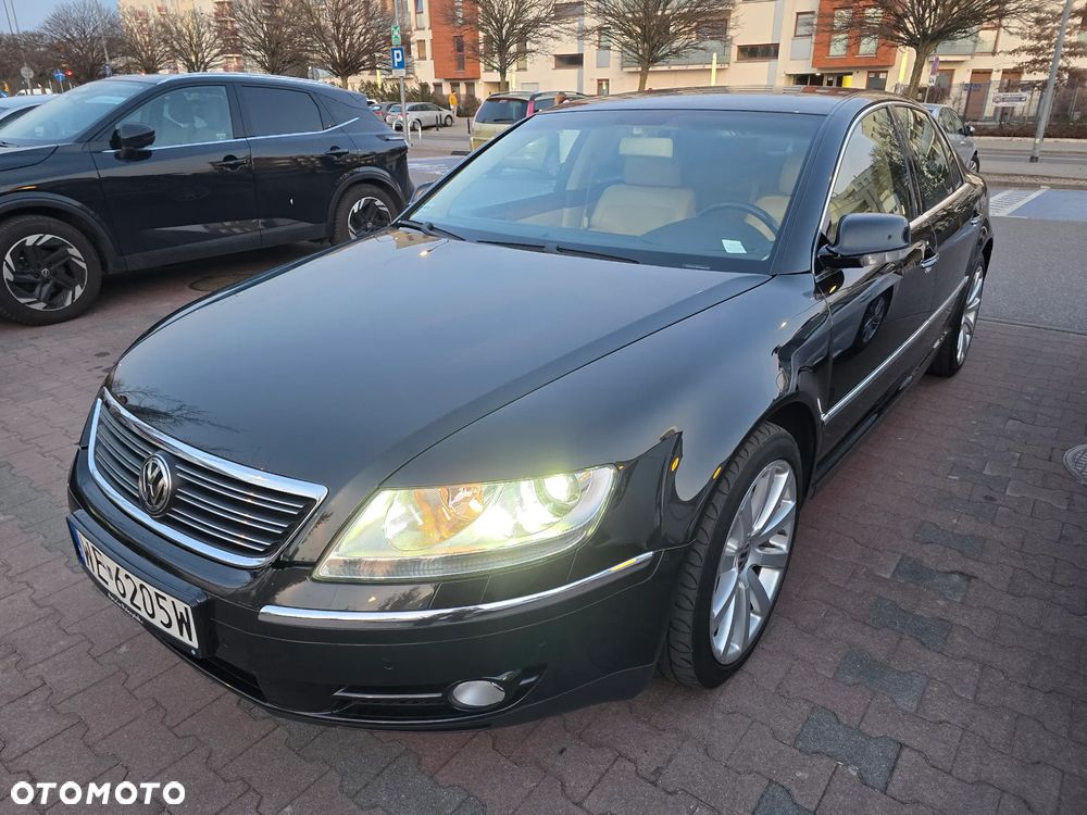 Volkswagen Phaeton - 1