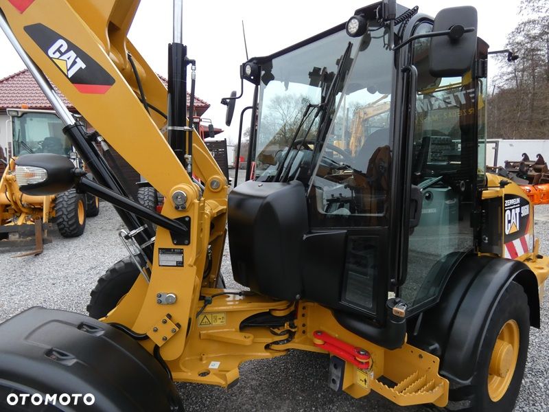 Caterpillar CAT 906M z Niemiec / 2018r / Super Stan / - 38