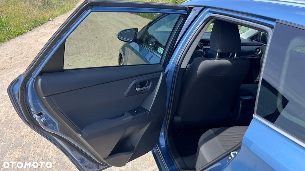 Toyota Auris 1.6 Premium + - 23