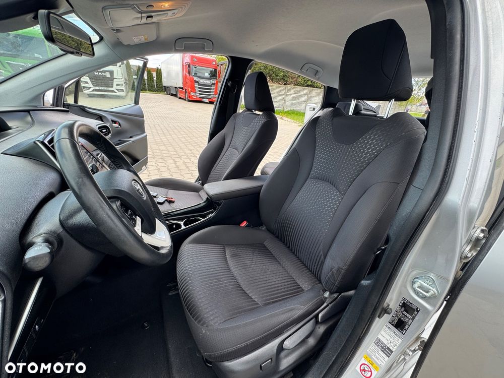 Toyota Prius - 12