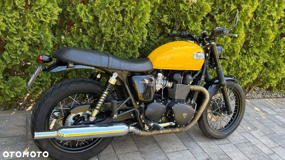 Triumph Bonneville - 2
