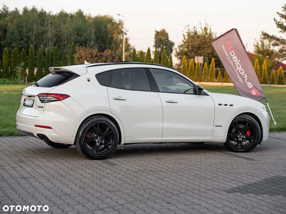 Maserati Levante Granlusso - 13