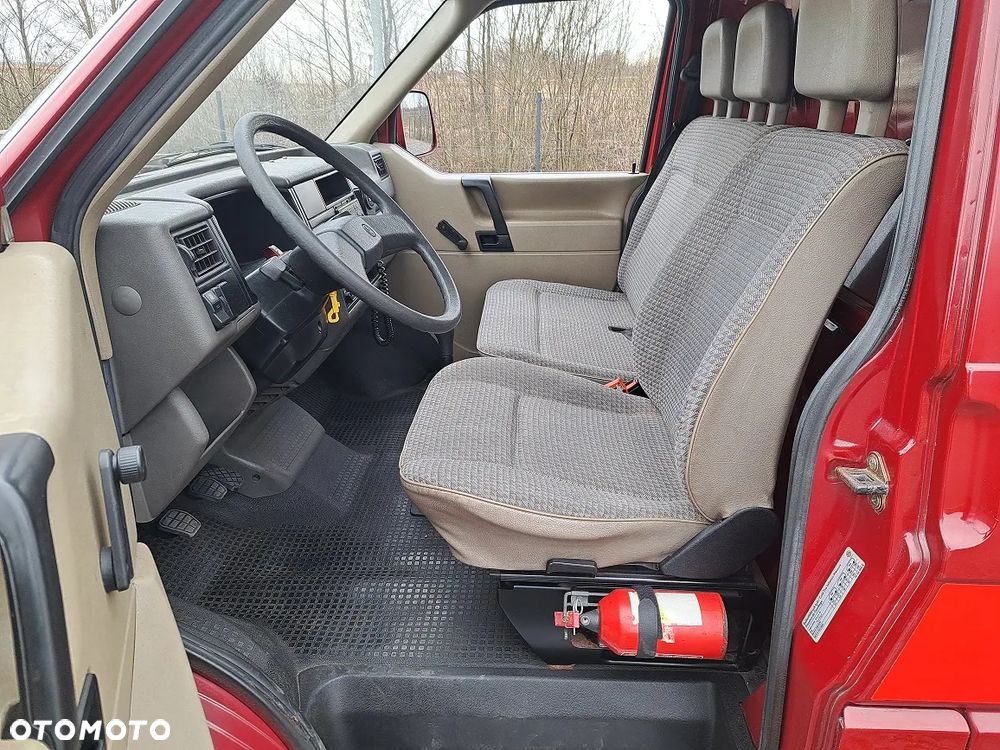 Volkswagen Transporter - 18