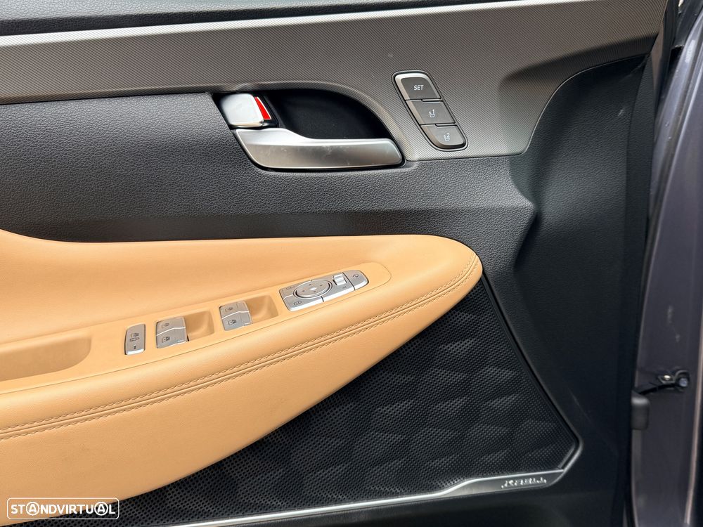 Hyundai Santa Fe 2.2 CRDi Vanguard+Luxury Pack - 37