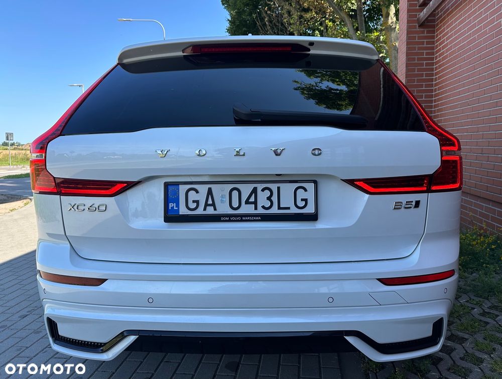 Volvo XC 60 B5 B AWD Plus Dark - 11