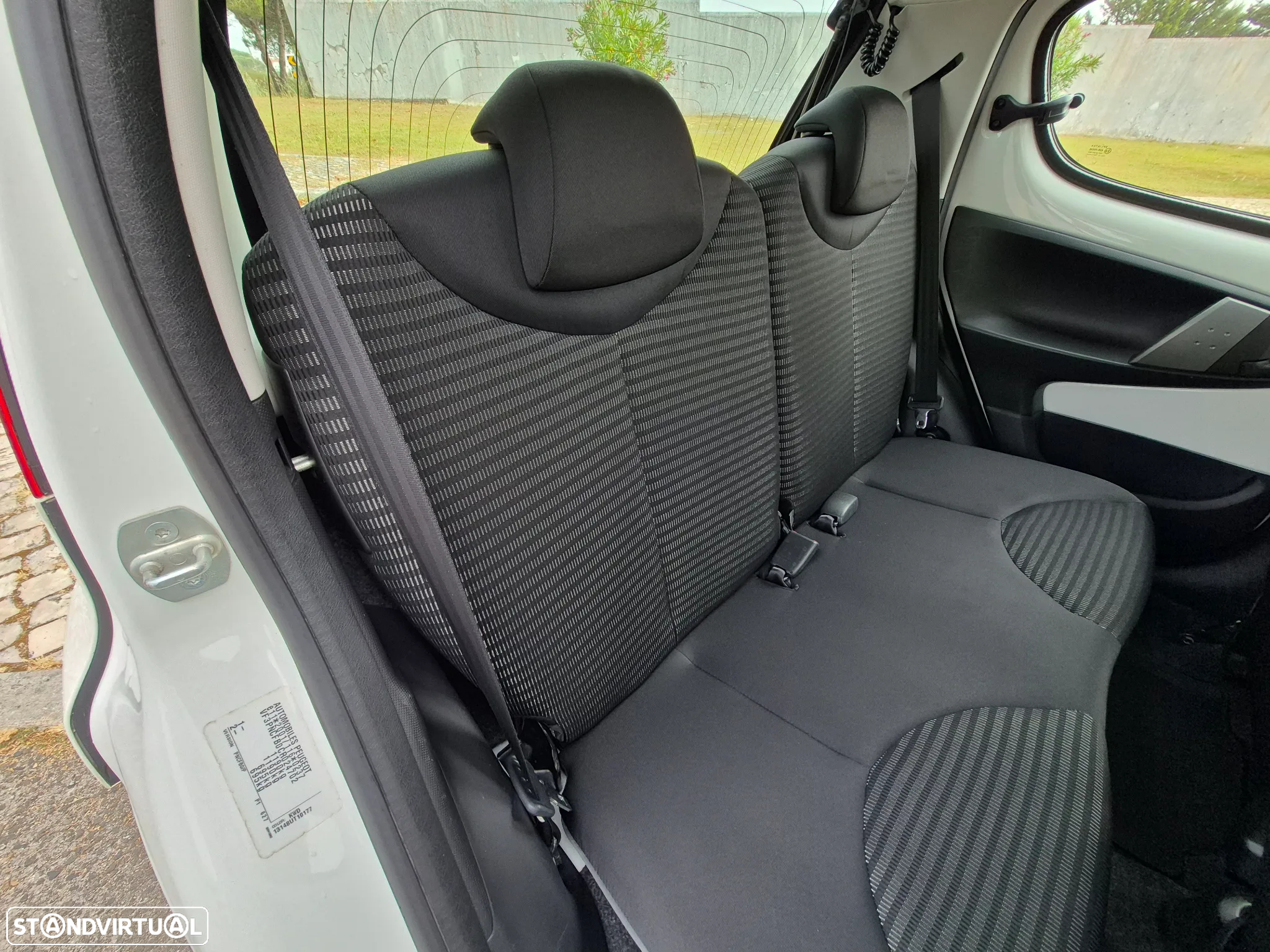 Peugeot 107 1.0 Trendy 2 Tronic - 19