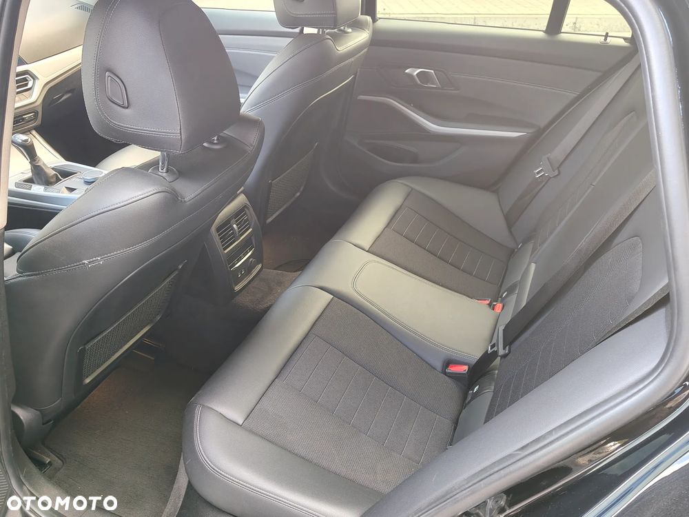 BMW Seria 3 318d Luxury Line - 7
