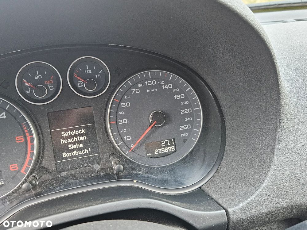 Audi A3 Sportback 2.0 TDI DPF quattro Attraction - 14