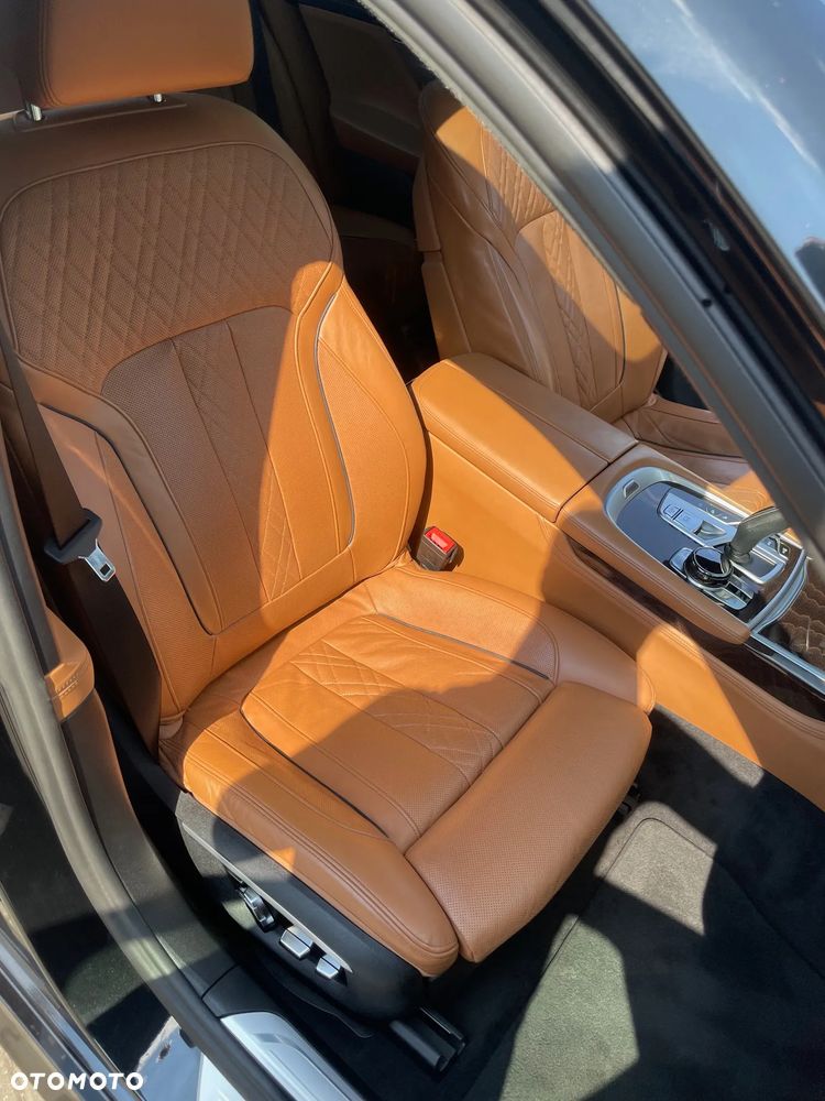 BMW Seria 7 750Li - 9