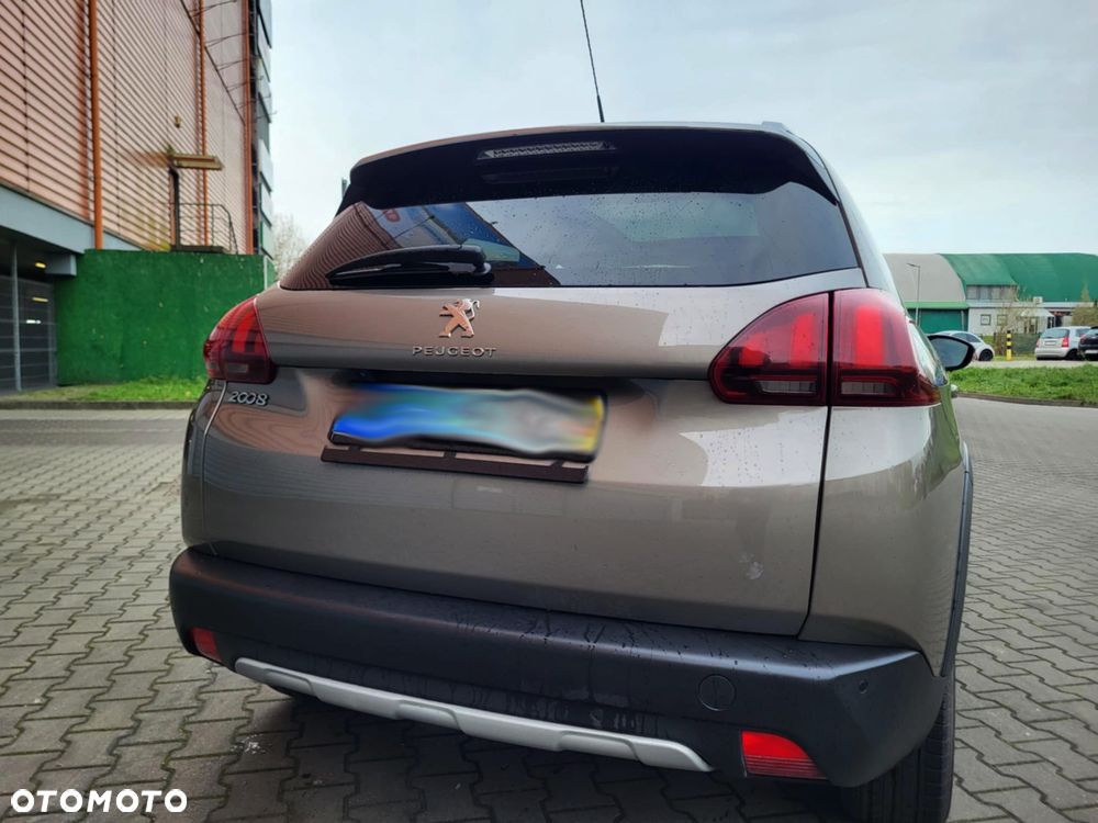 Peugeot 2008 BlueHDi 100 STOP & START Allure - 23