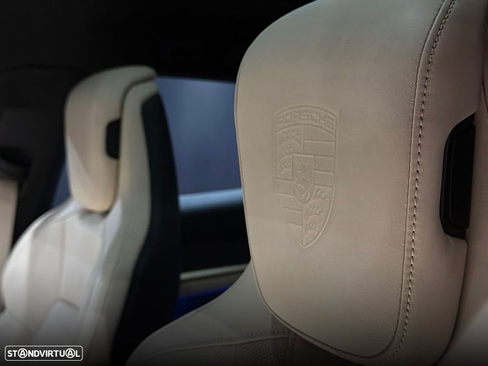 Porsche Taycan Cross Turismo Turbo - 40