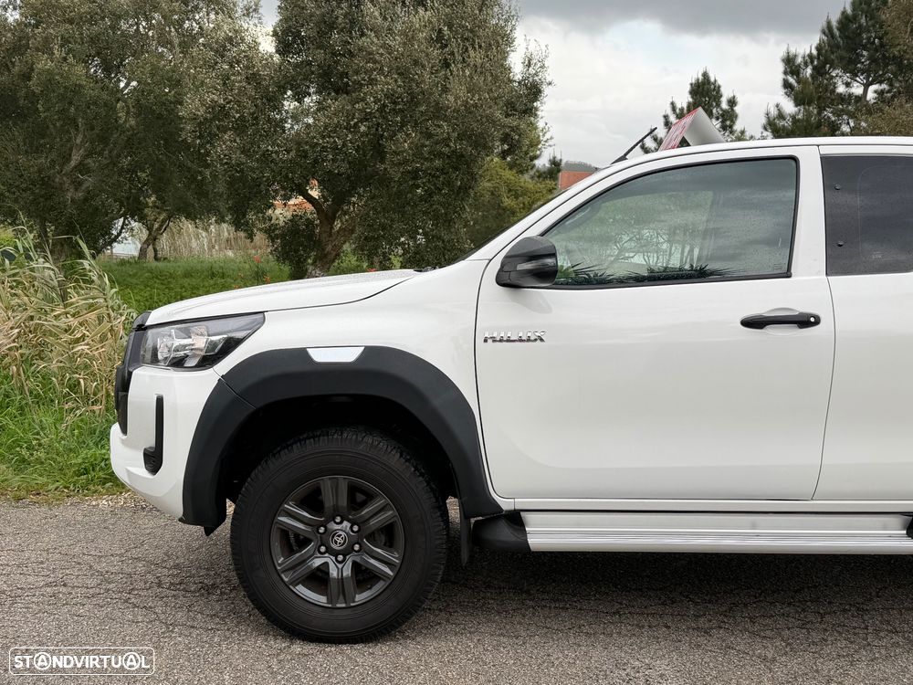 Toyota Hilux 2.4 D-4D 2WD CD Tracker - 2