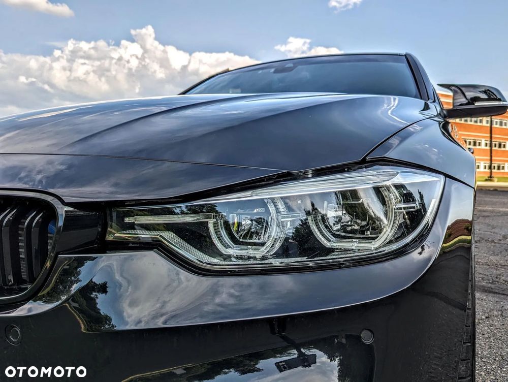 BMW Seria 3 330i xDrive Edition M Sport Shadow - 9