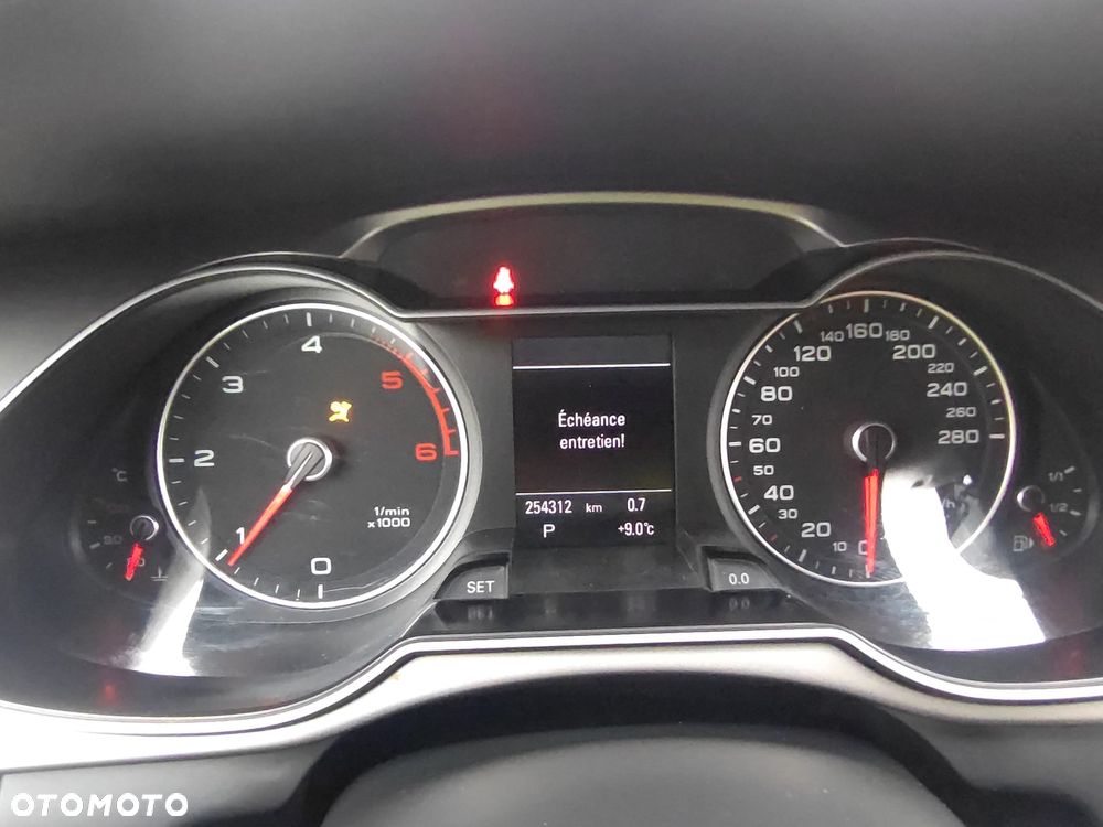 Audi A4 Avant 2.0 TDI Quattro S tronic - 34