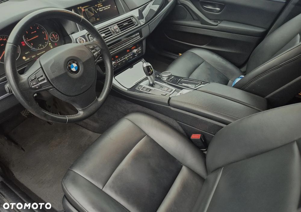 BMW Seria 5 525d - 9