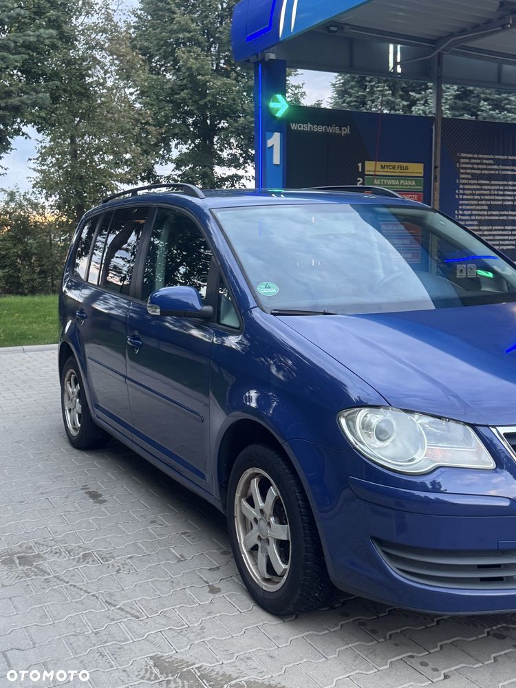 Volkswagen Touran - 2