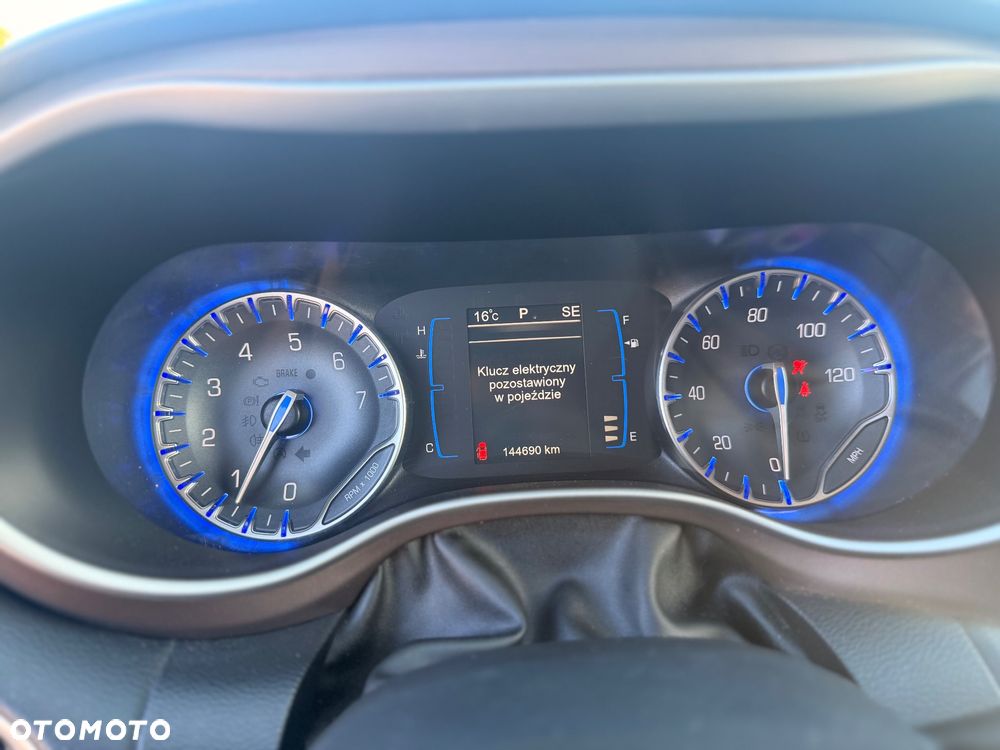 Chrysler Pacifica - 10