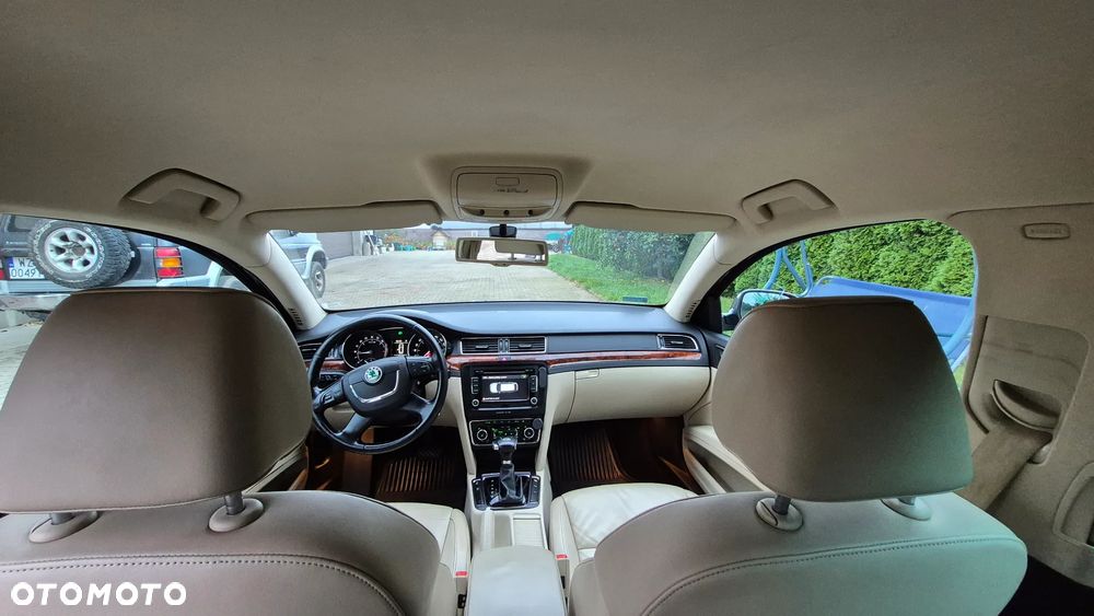 Skoda Superb 2.0 TDI L&K DSG - 23