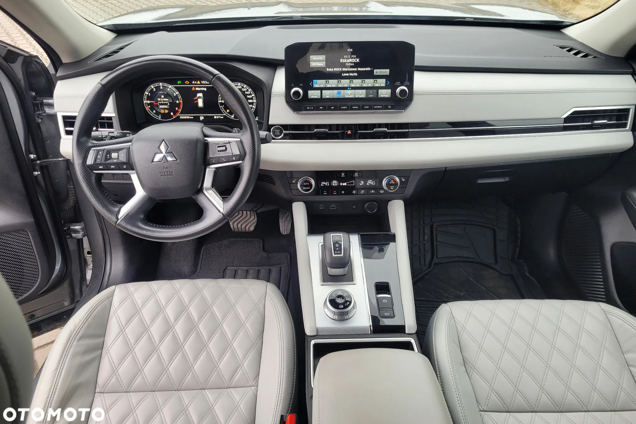 Mitsubishi Outlander - 32