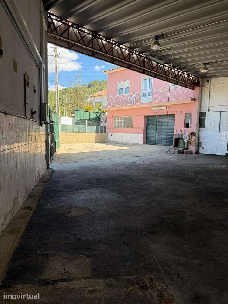 Oficina Auto  149 m2 com amplo espaço exterior - Grande imagem: 3/13