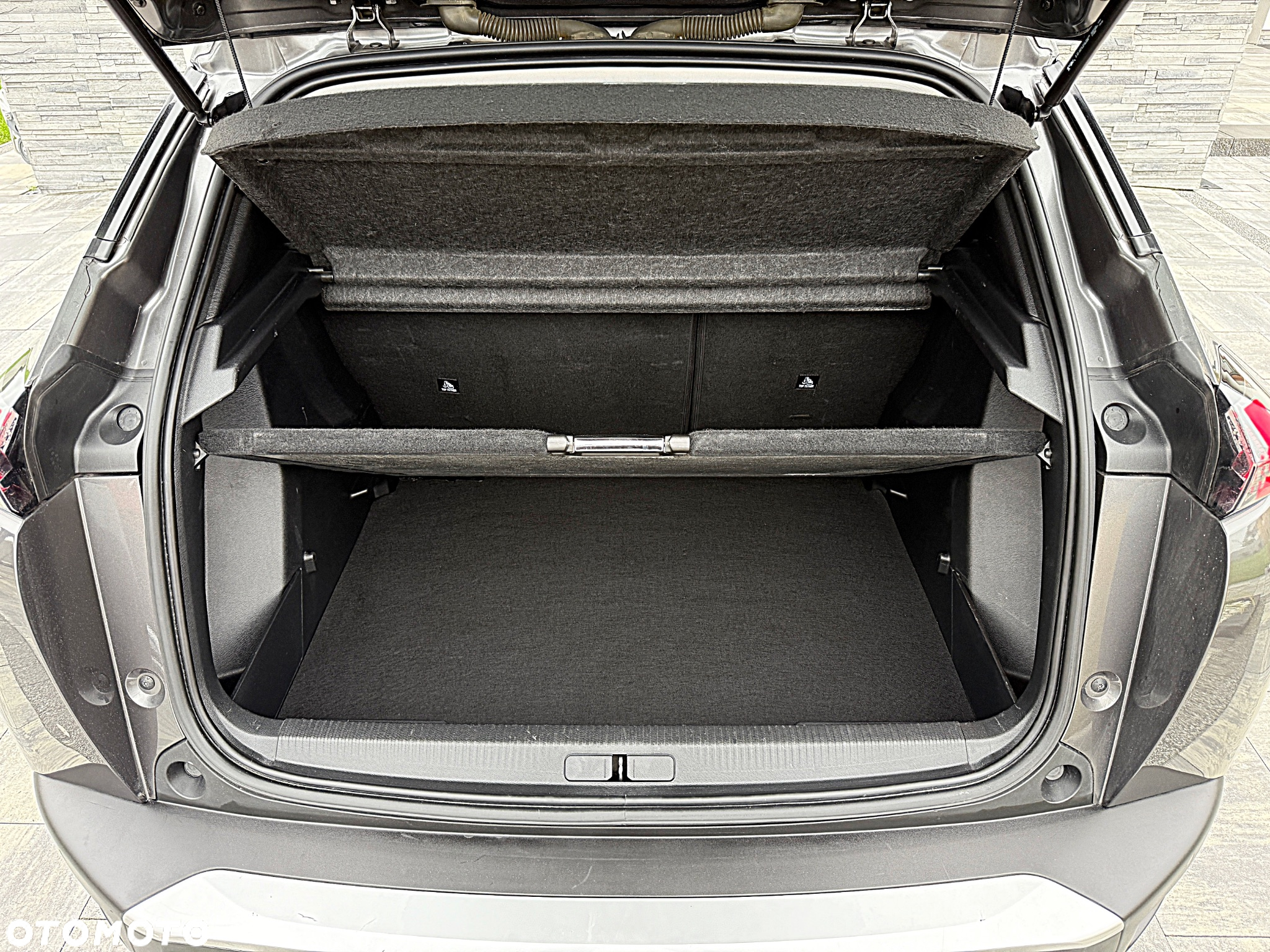 Peugeot 2008 1.5 BlueHDi Allure Pack S&S EAT8 - 37