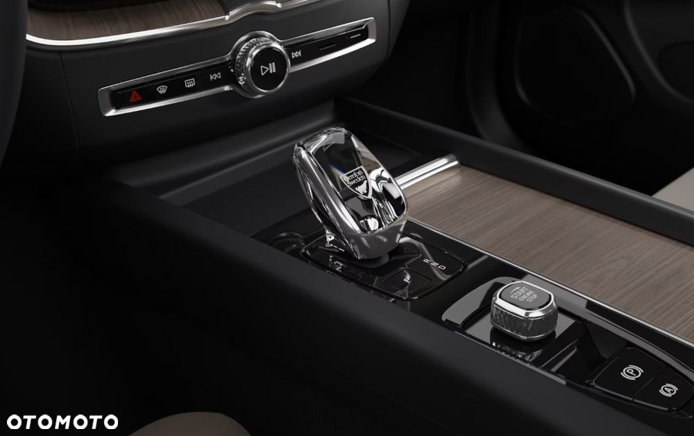 Volvo XC 60 T6 Plug-In Hybrid AWD Ultra Bright - 8