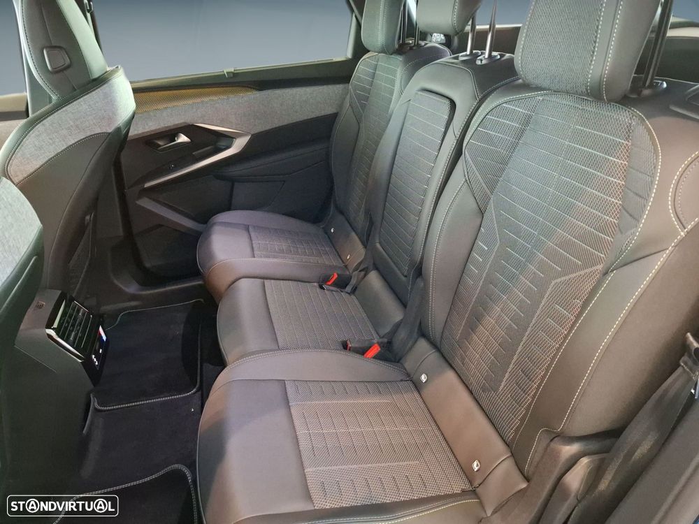 Peugeot E-5008 73 kWh GT - 31