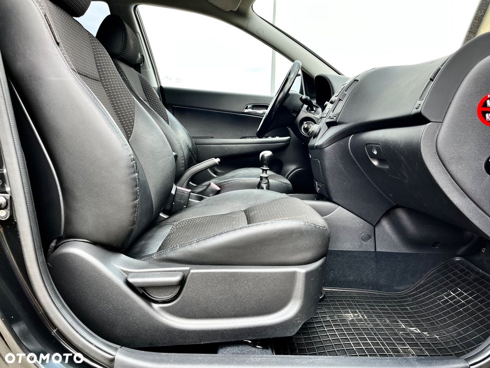 Hyundai i30 1.6 Premium - 9