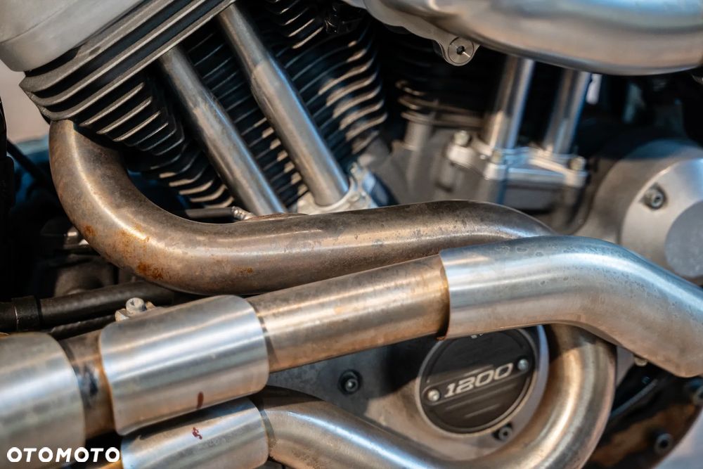 Harley-Davidson Sportster Roadster 1200R - 19
