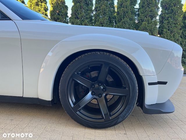 Dodge Challenger 5.7 R/T - 17