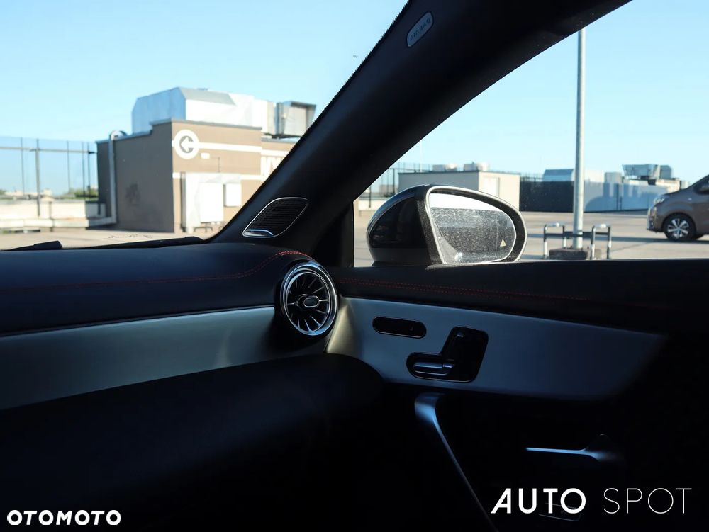 Mercedes-Benz CLA 250 4-Matic AMG Line 7G-DCT - 37