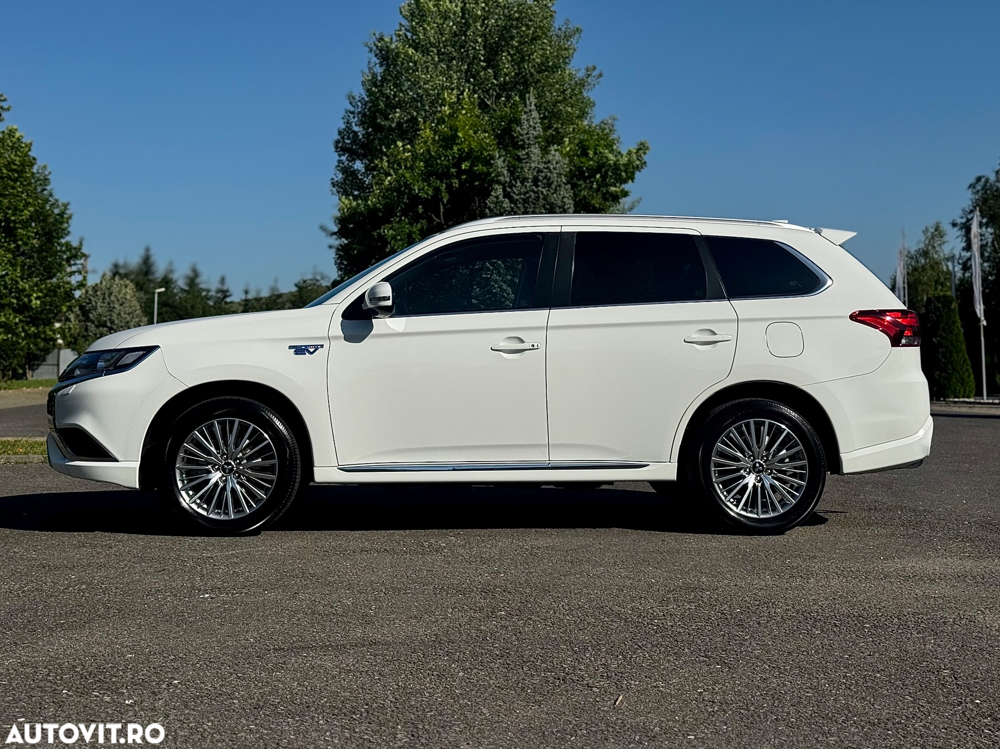 Mitsubishi Outlander - 36