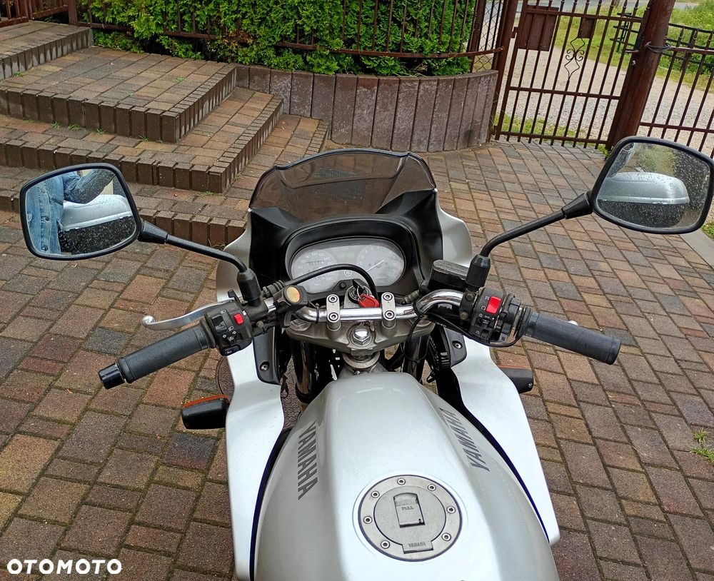 Yamaha XJ - 6