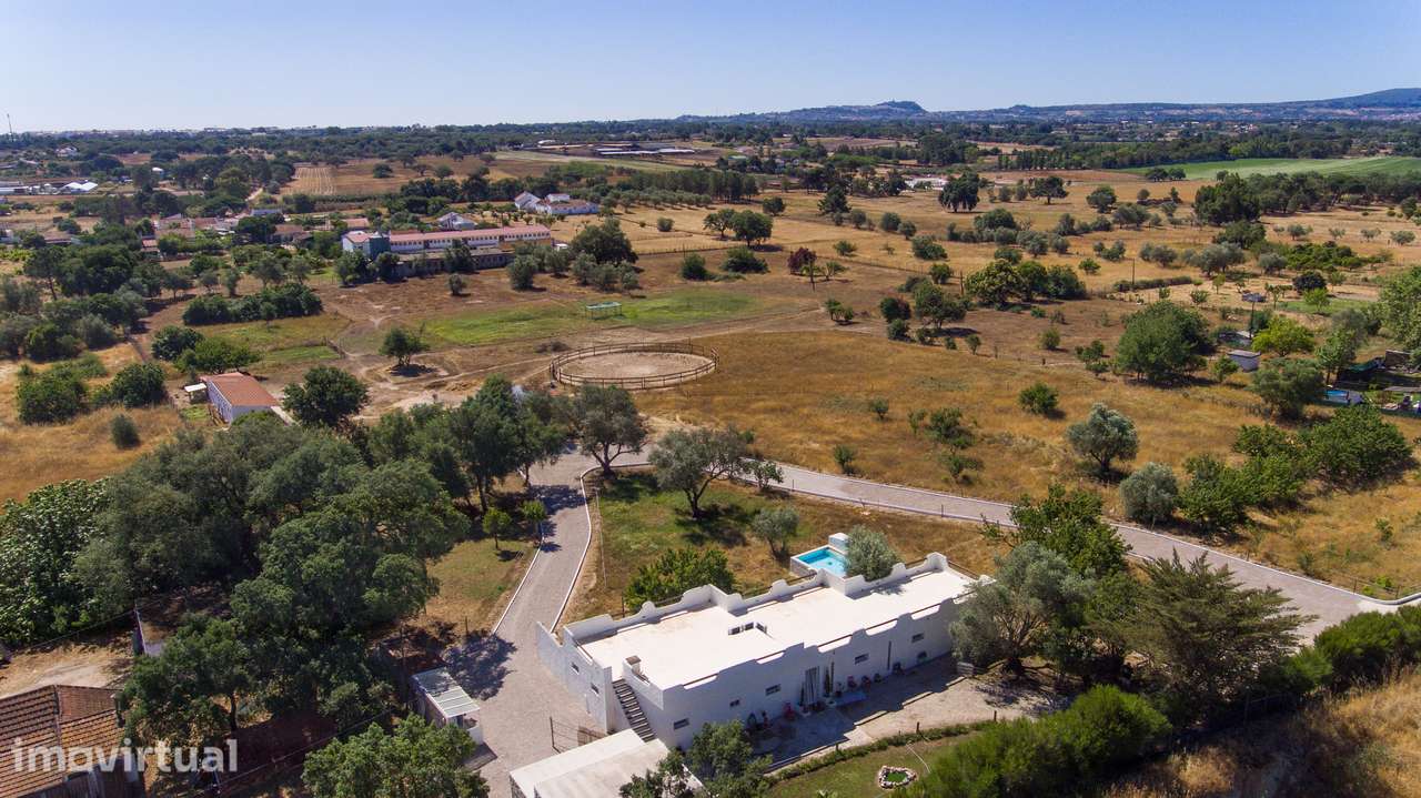 Moradia de Luxo inserida terreno de 8.160m Vista Castelo Palmela c/ AL - Grande imagem: 2/19