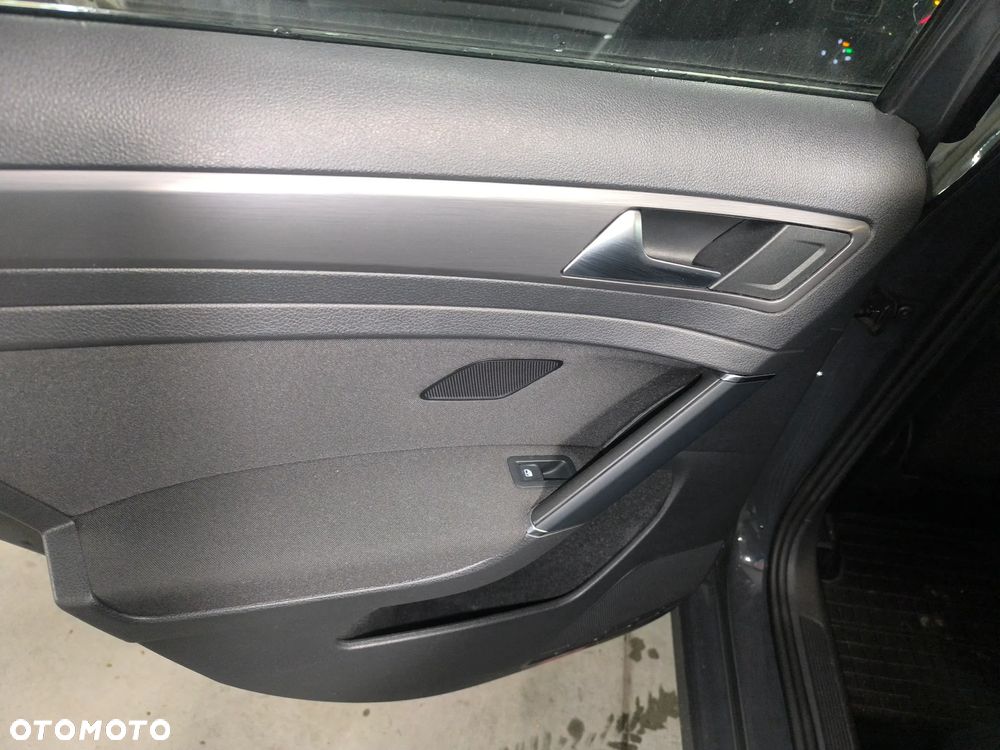 Volkswagen Golf VII 1.6 TDI BMT Comfortline DSG - 25