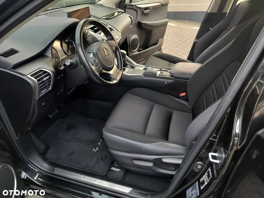 Lexus NX 300h Business Edition AWD - 30