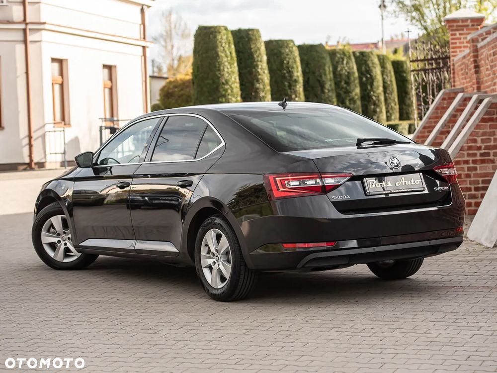 Skoda Superb 1.6 TDI DSG Ambition - 10