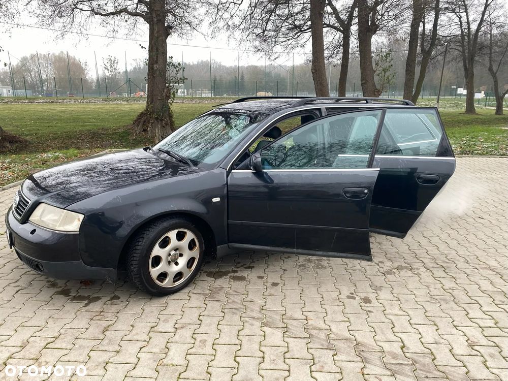Audi A6 Avant 2.4 - 1