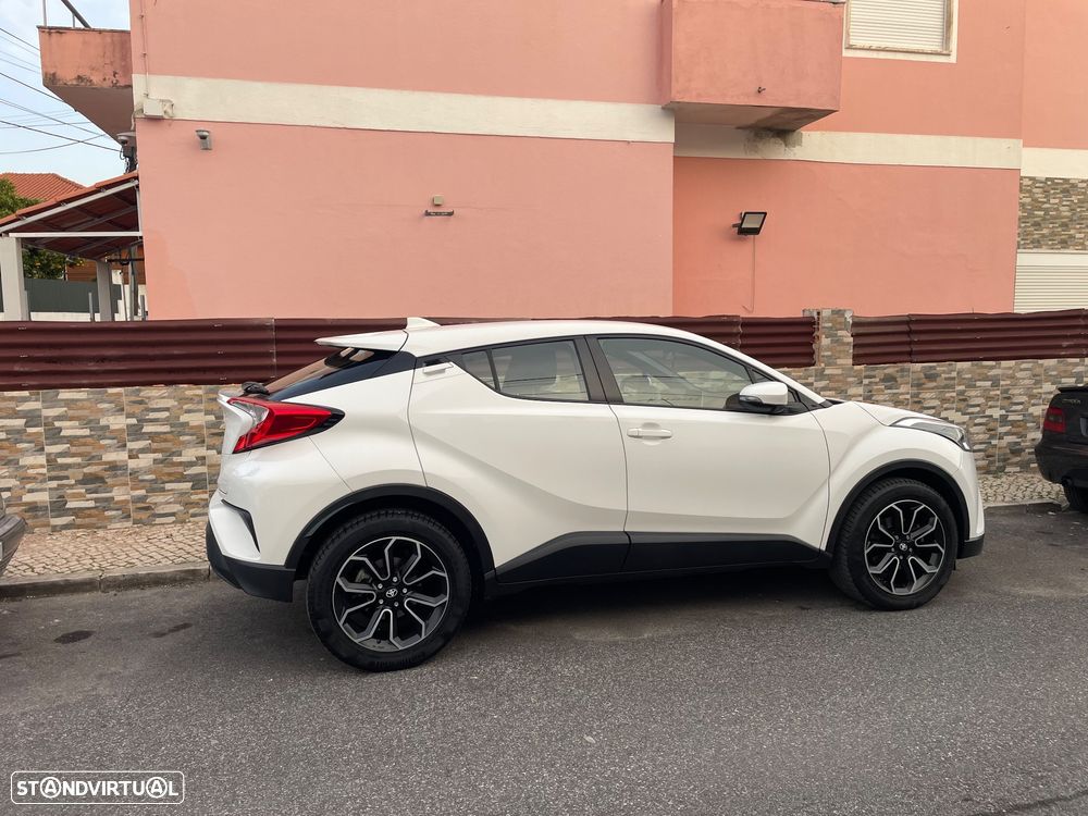 Toyota C-HR 1.2 Turbo - 1