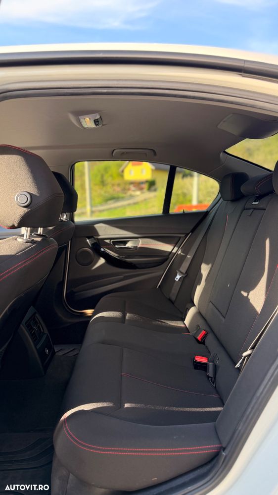 BMW Seria 3 320d Aut. Sport Line - 19