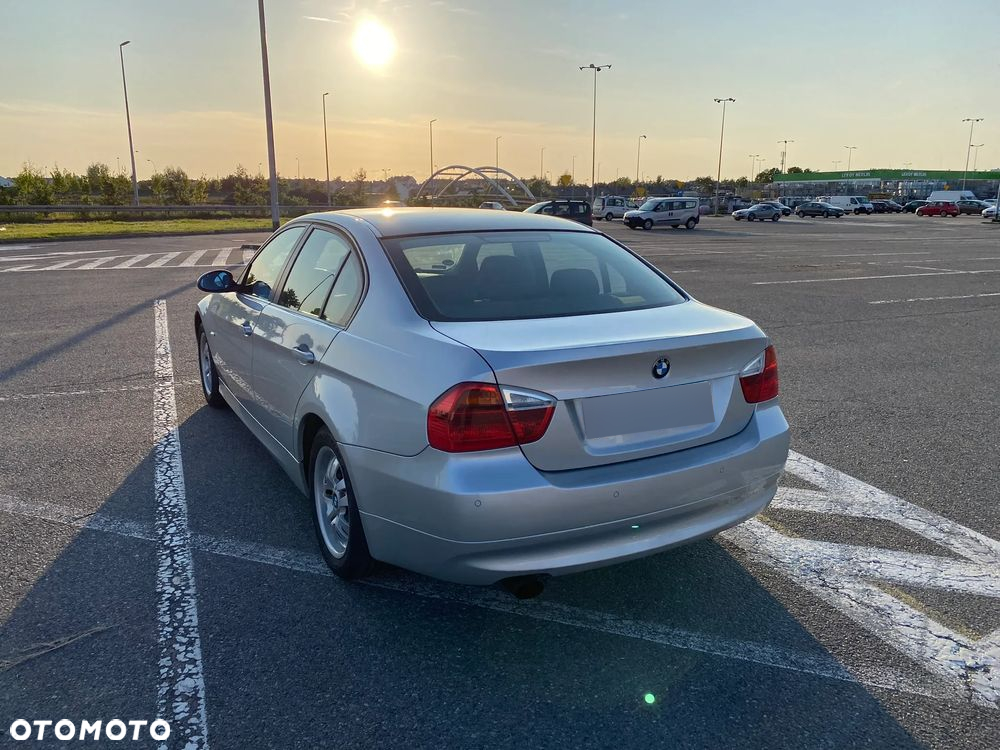 BMW Seria 3 318i - 7