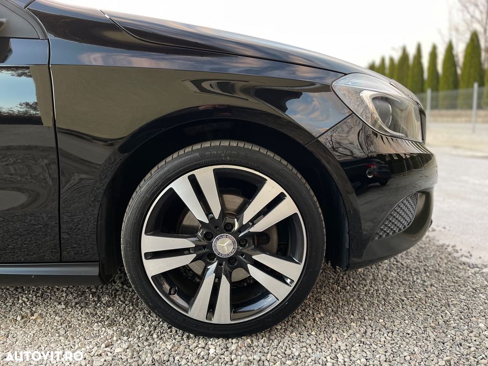 Mercedes-Benz A 180 7G-DCT AMG Line - 23