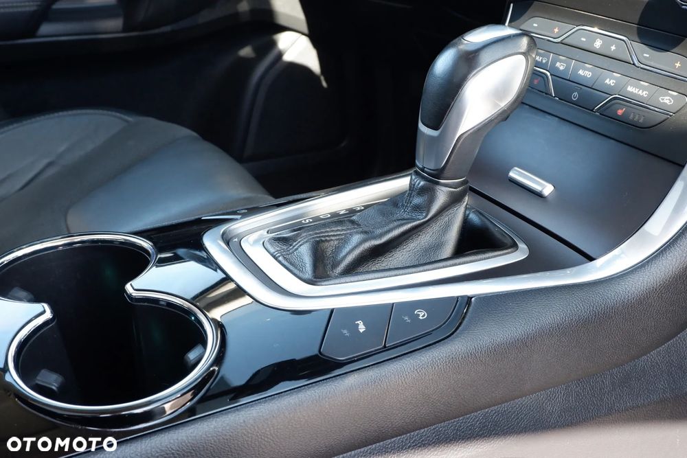 Ford S-Max 2.0 TDCi 4WD Titanium PowerShift - 7