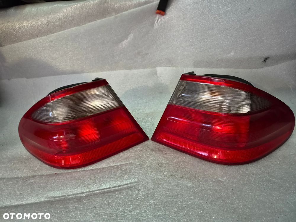 Lampa tylna L/R Mercedes CLK W208 Coupe Cabrio oryginał