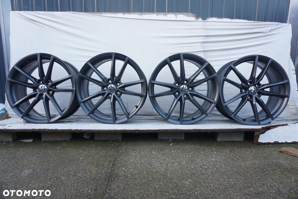 Volkswagen 5x112 19 8J et44 3G0601025 BH PRETORIA - 3