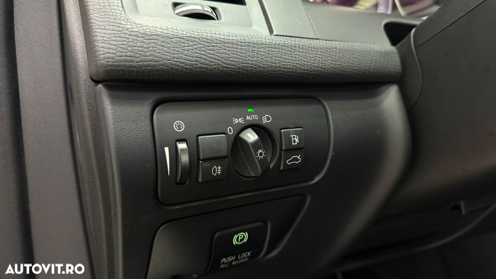 Volvo XC 60 D5 AWD Aut. Summum - 24