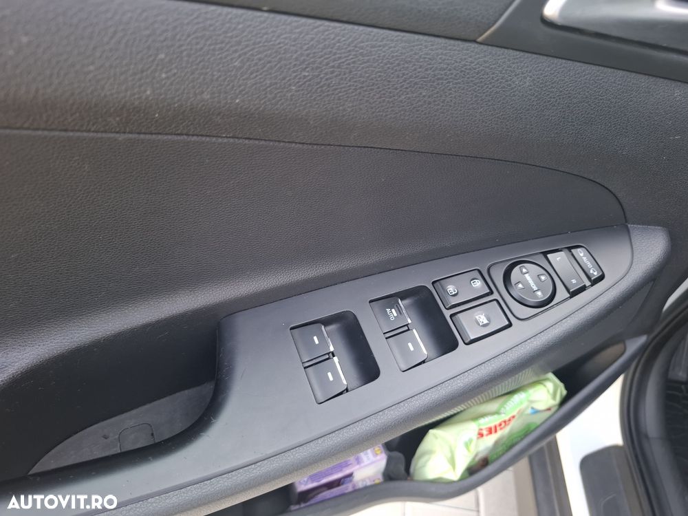 Hyundai Tucson 2.0 CRDI 4WD 6AT Luxury+ - 17