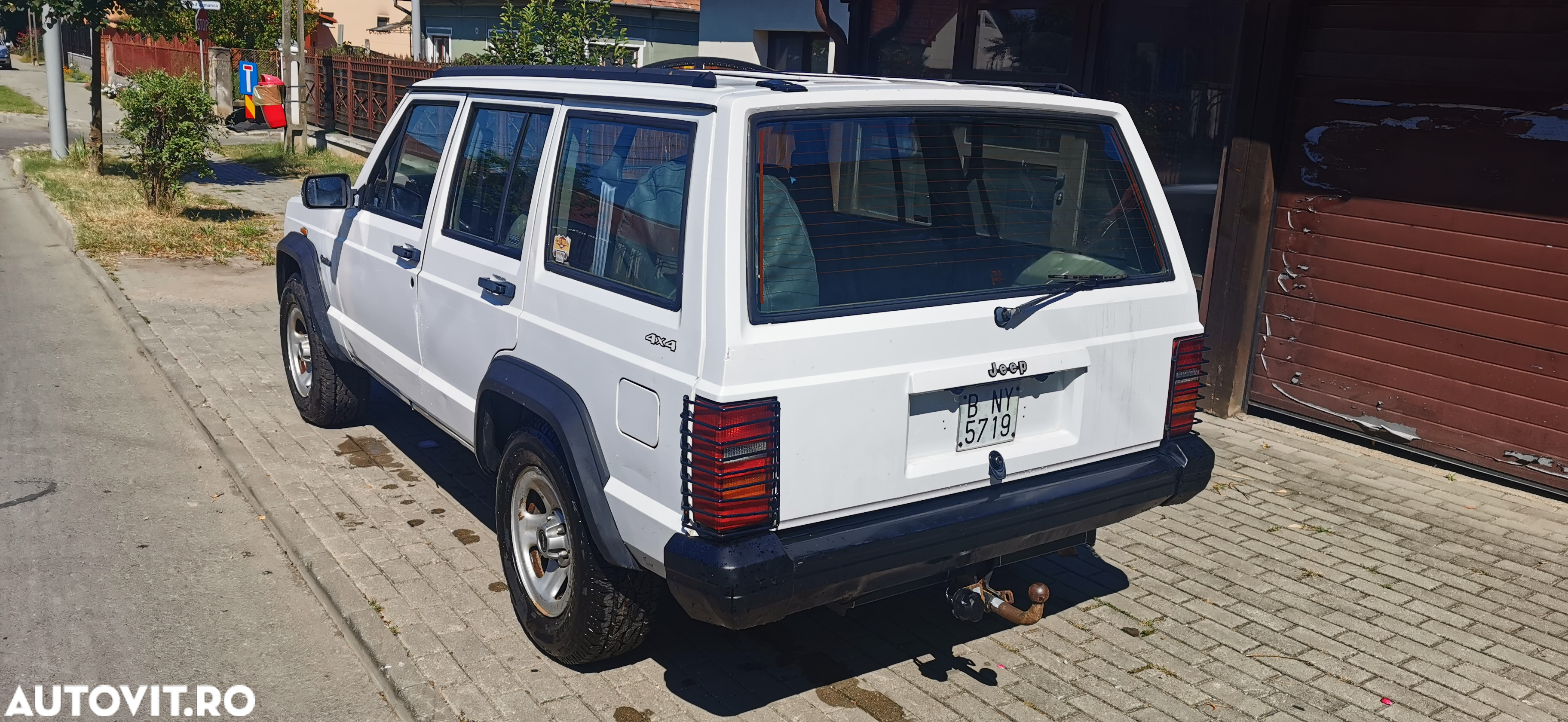 Jeep Cherokee - 4