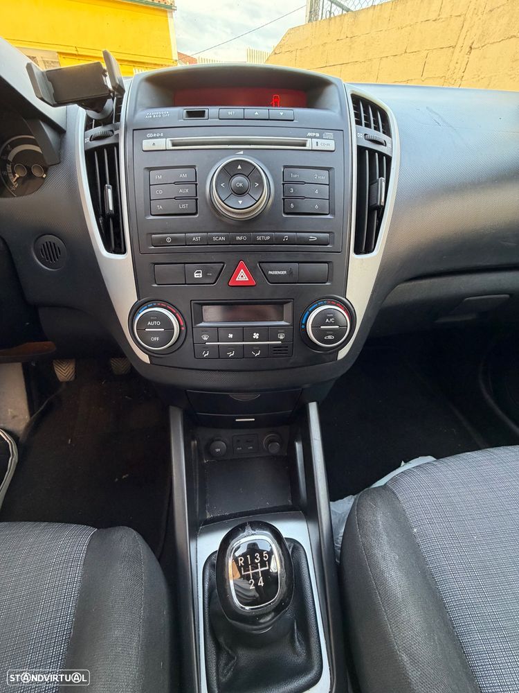 Kia Ceed SW 1.4 CVVT LX ISG - 3