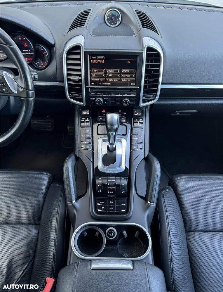 Porsche Cayenne - 16
